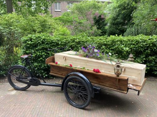 Rouwbakfiets.nl-17.38.51-1024x768